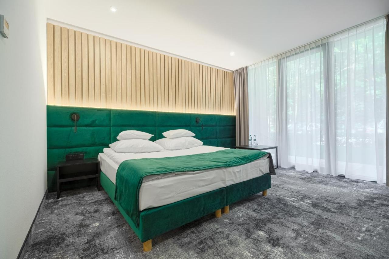 Szumy Park Hotel & Restaurant Susiec Luaran gambar